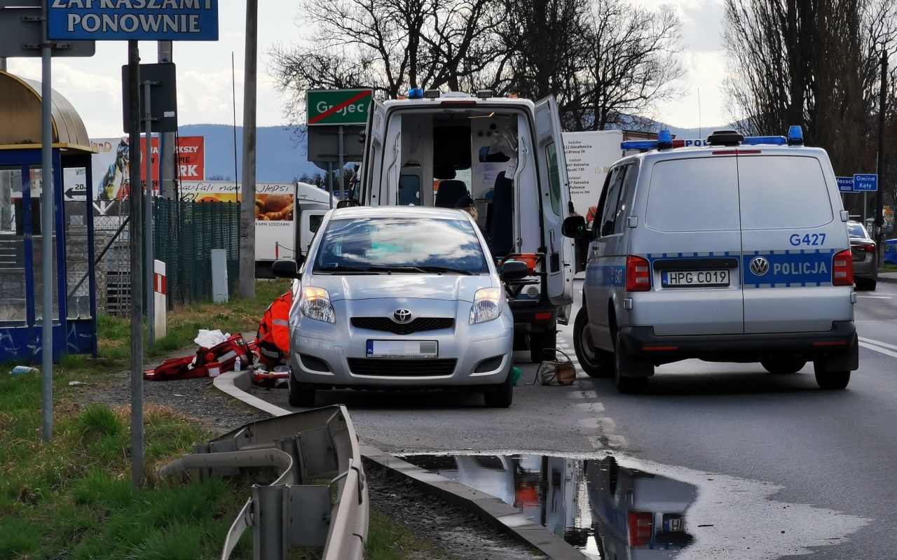 Skuteczna RKO u kobiety, która straciła przytomność w samochodzie w Osieku. Zadziałał ,,Łańcuch przeżycia”