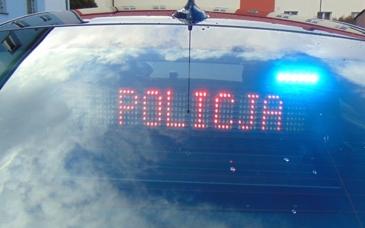 Kolejne prawa jazdy zatrzymane za nadmierną prędkość. Policjanci apelują do kierowców o rozwagę na drodze.