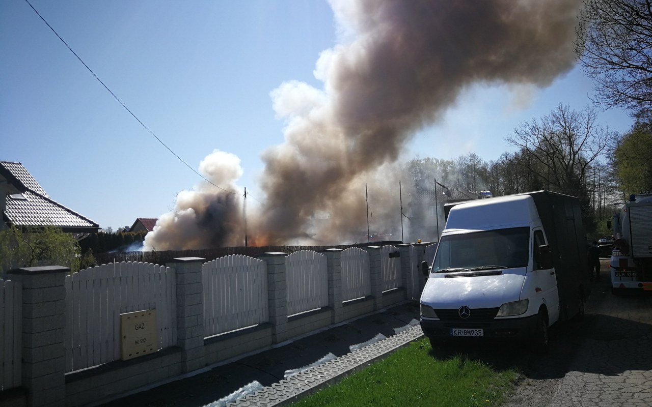 Pożar kilku samochodów w Zaborzu – ZDJĘCIA, FILM !