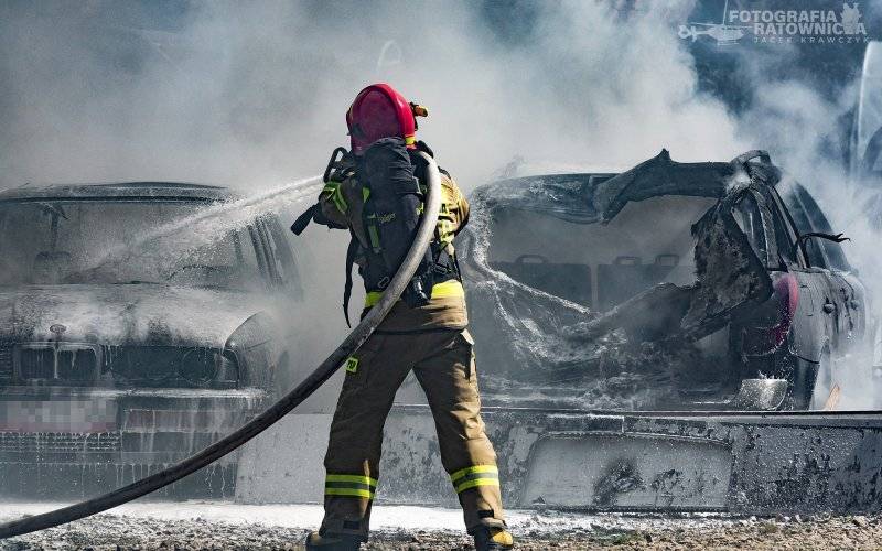 Sobotni pożar samochodów w obiektywie Jacka Krawczyka – ZDJĘCIA!
