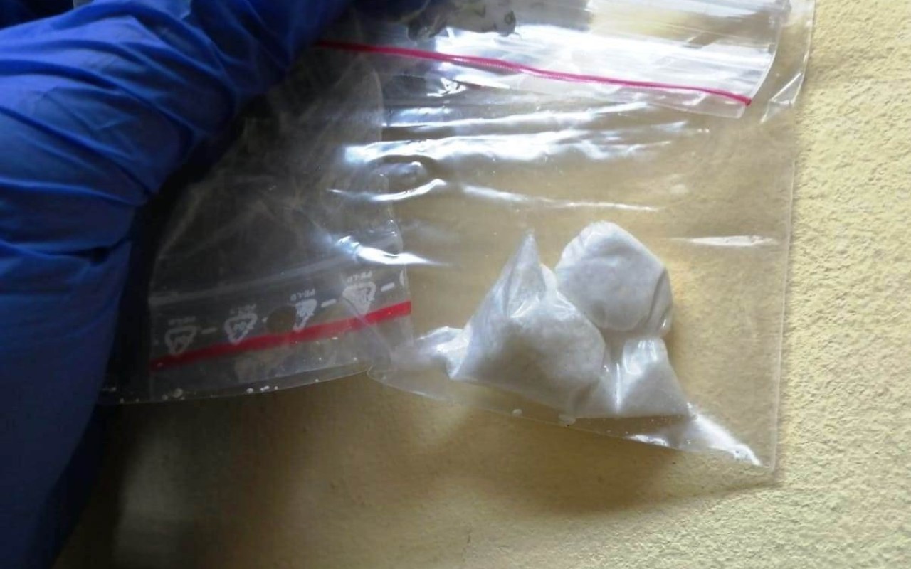 Kierowca pod wpływem amfetaminy wyprzedzał na podwójnej ciągłej