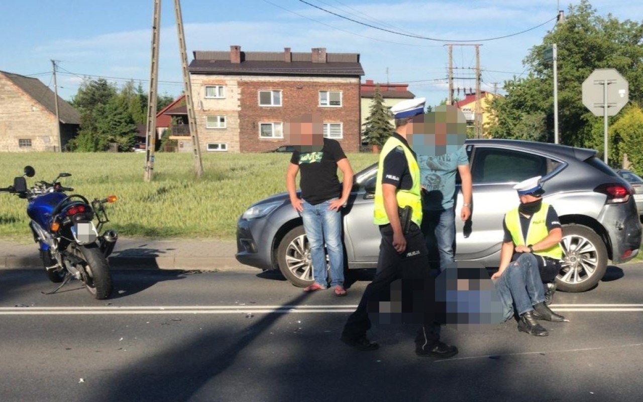 Po wypadku z udziałem motocyklisty, utrudnienia na DW948 w Grojcu