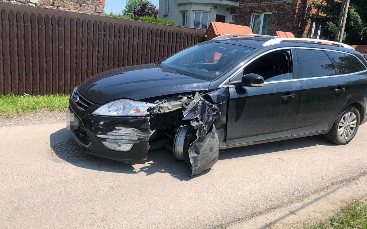 Nietrzeźwy kierujący doprowadził do niebezpiecznych zdarzeń na drodze, został zatrzymany przez kuriera – ZDJĘCIA!