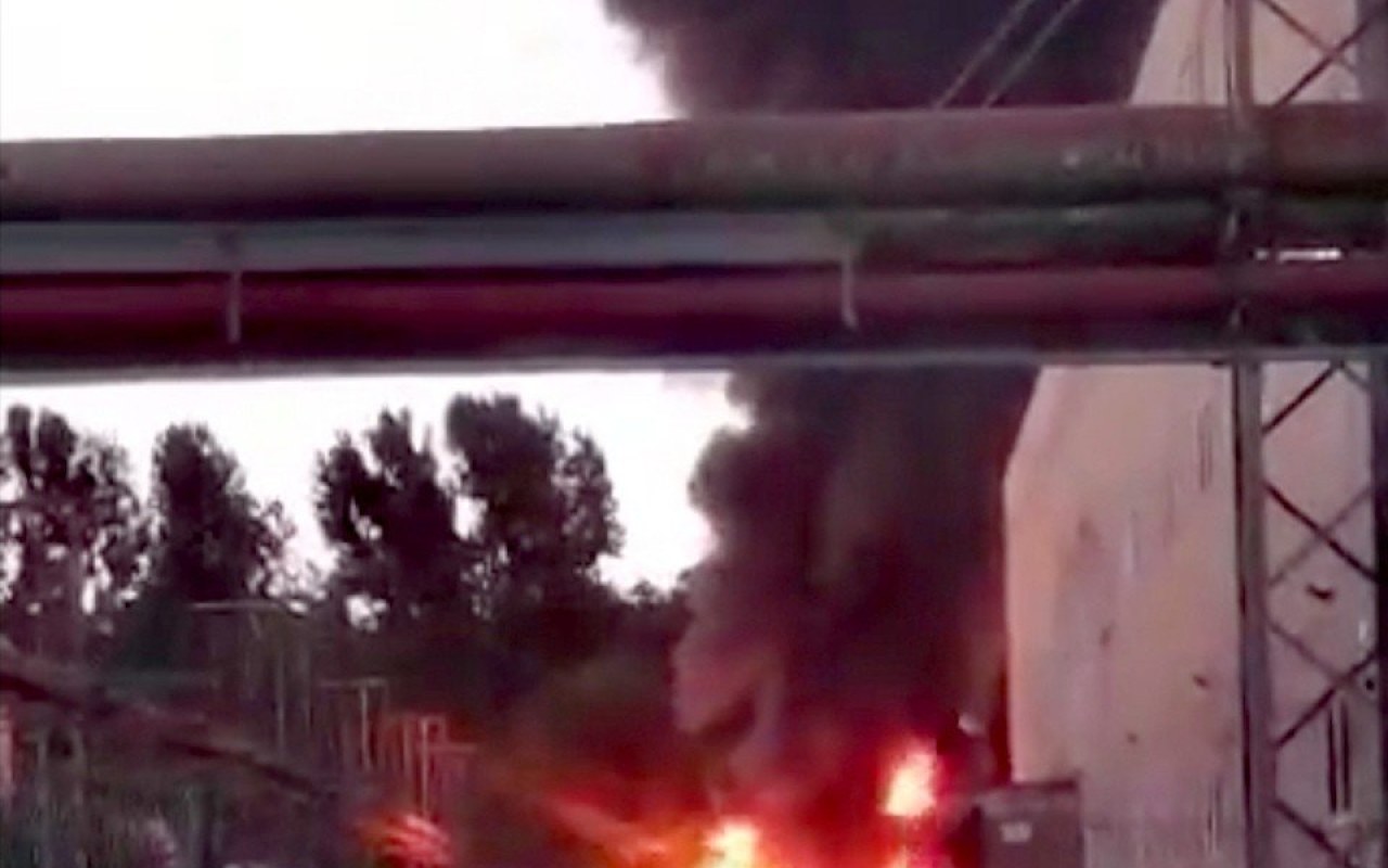 Poranny pożar w Chełmku. W akcji kilka zastępów straży pożarnej