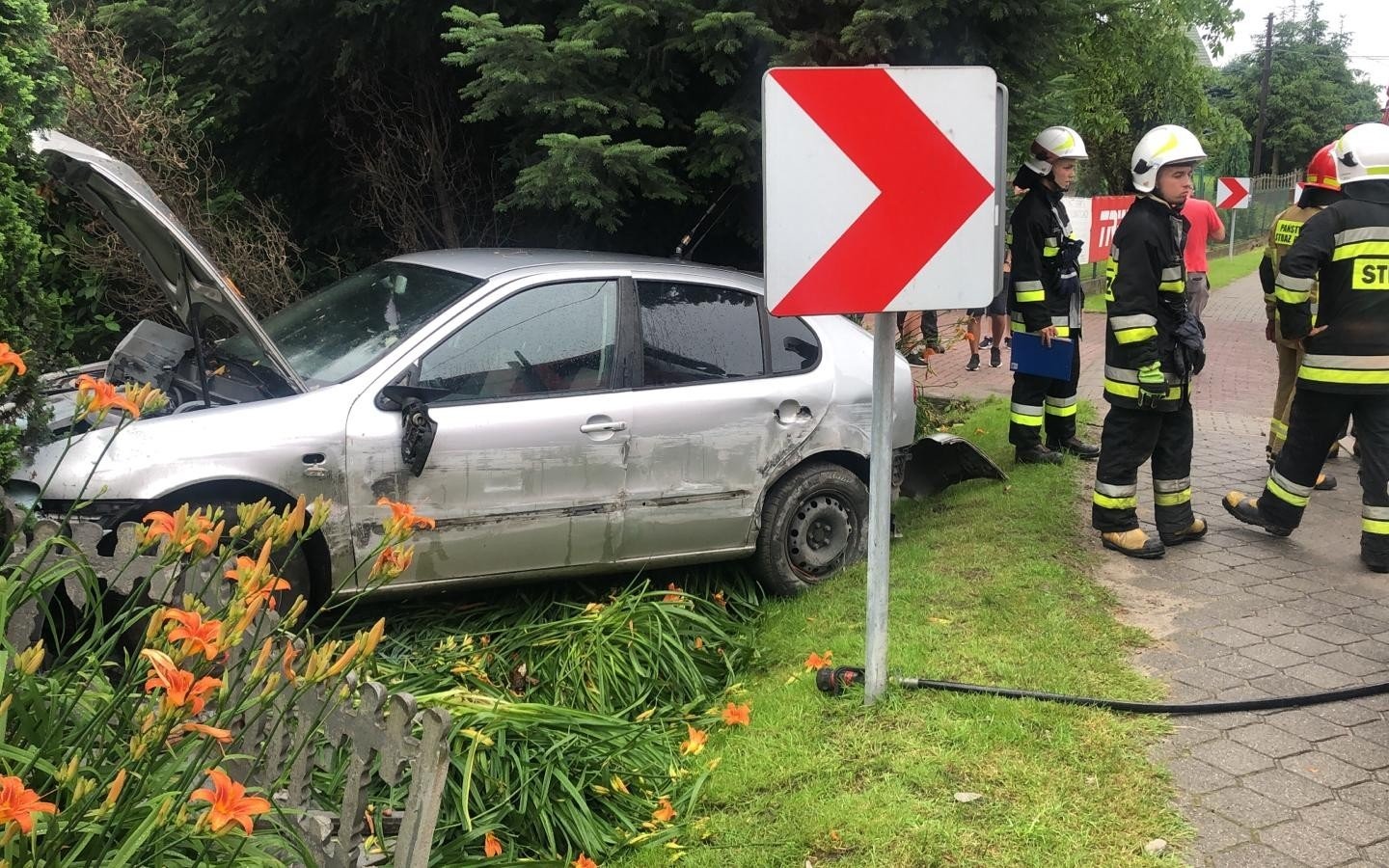 Zdarzenie drogowe na DW949 w Przeciszowie – ZDJĘCIA!