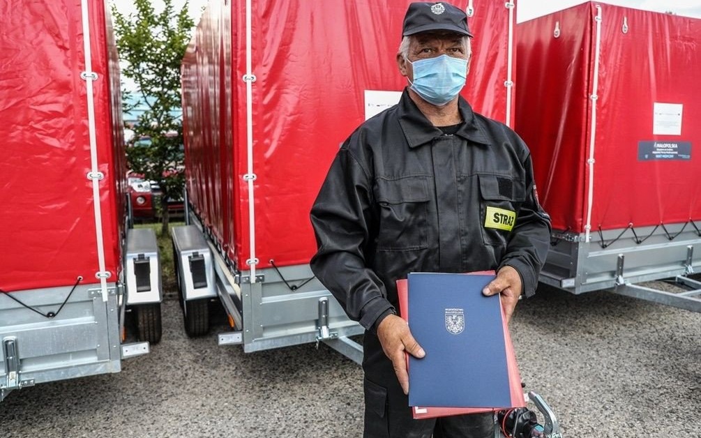 Małopolska Tarcza Antykryzysowa: 3 namioty dla Ochotniczych Straży Pożarnych z naszego powiatu