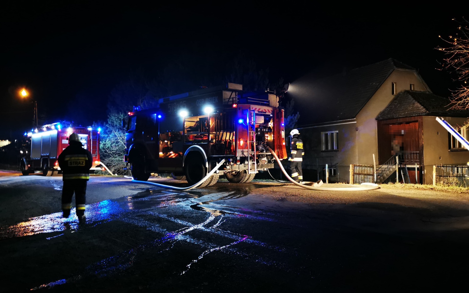 Pożar budynku gospodarczego w Osieku – ZDJĘCIA!