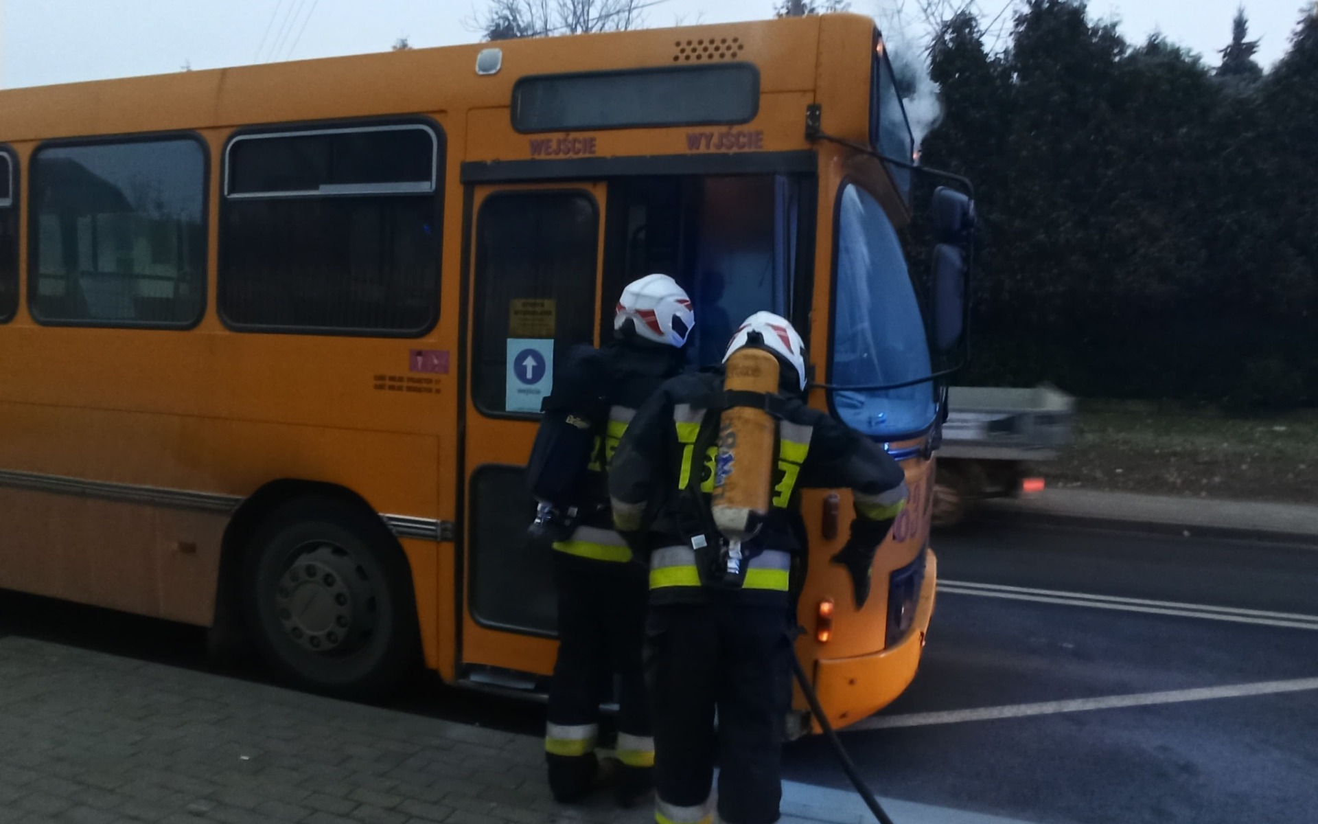 Pożar autokaru MZK – ZDJĘCIA, FILM!