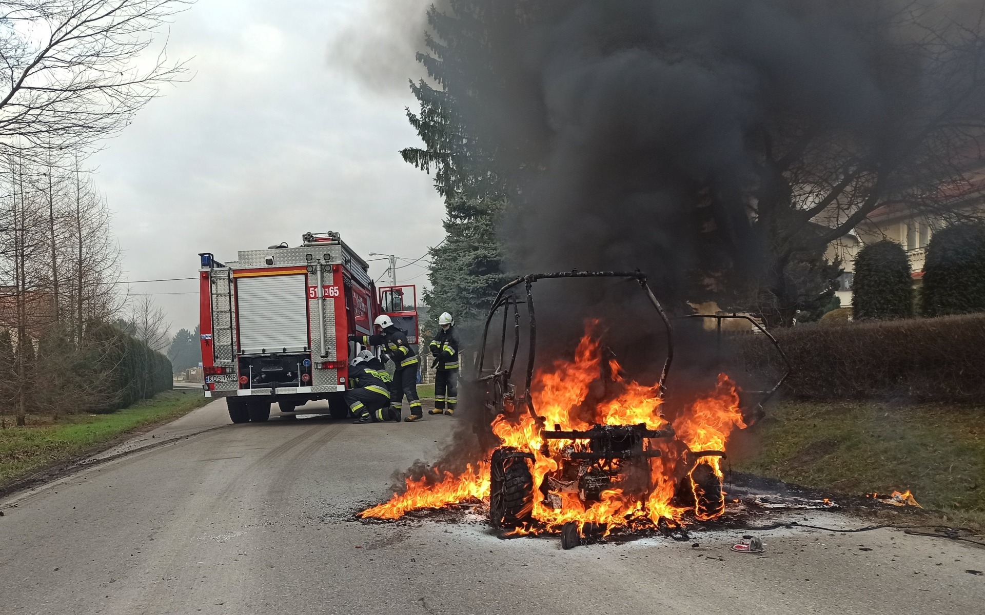 Pożar pojazdu we Włosienicy – ZDJĘCIA!