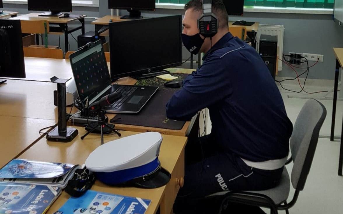 „Bezpieczeństwo w sieci i na drodze”. Policyjna profilaktyka  dla uczniów on-line