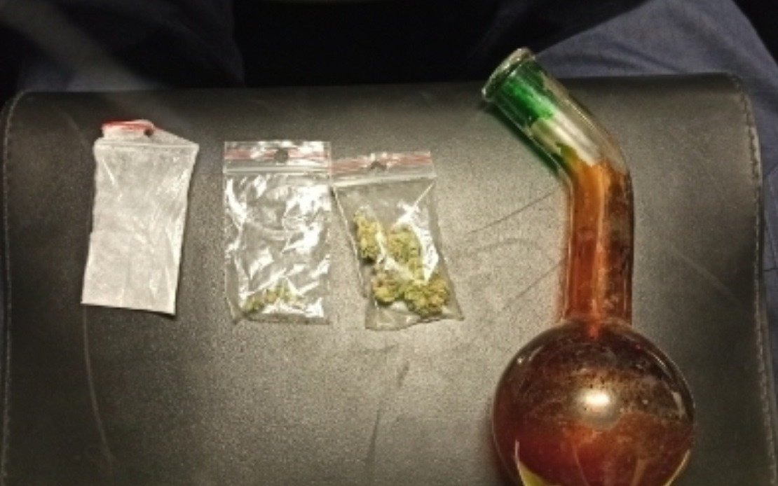 Policjanci z grupy Speed dbając o bezpieczeństwo w ruchu drogowym ujawnili przestępstwo narkotykowe.