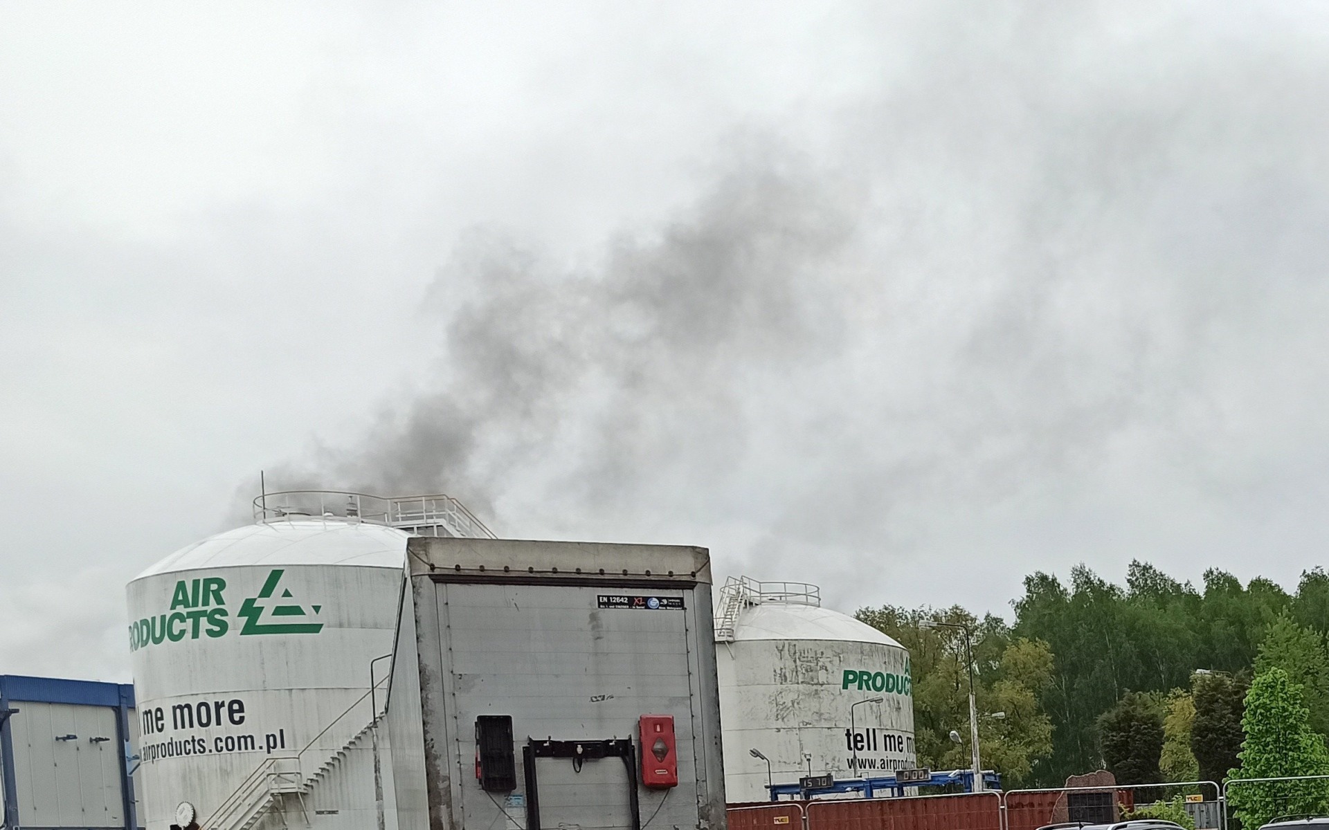 Pożar na terenie ,,gazów technicznych” w Oświęcimiu – FILM, ZDJĘCIA!