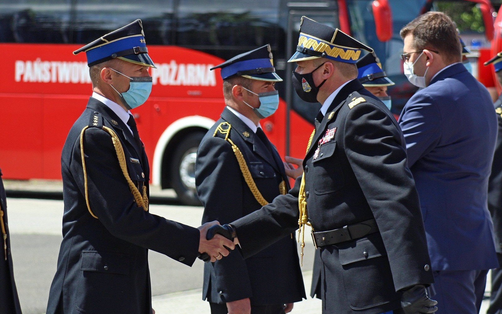 Dzień strażaka 2021. Odznaczenia i awanse dla strażaków – ZDJĘCIA!