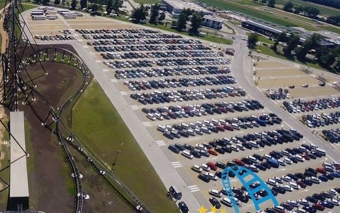 Zgłosiła kradzież samochodu. Jak się okazało kobieta zapomniała, gdzie zaparkowała pojazd na wielkim parkingu