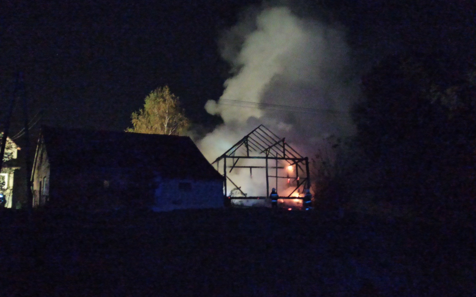 Pożar budynku w Piotrowicach – ZDJĘCIA!