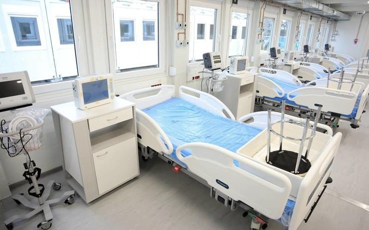 Wstrzymane przyjęcia planowe w oddziałach wewnętrznych Szpitala w Oświęcimiu. Wszystko za sprawą powstania oddziału Covid-19