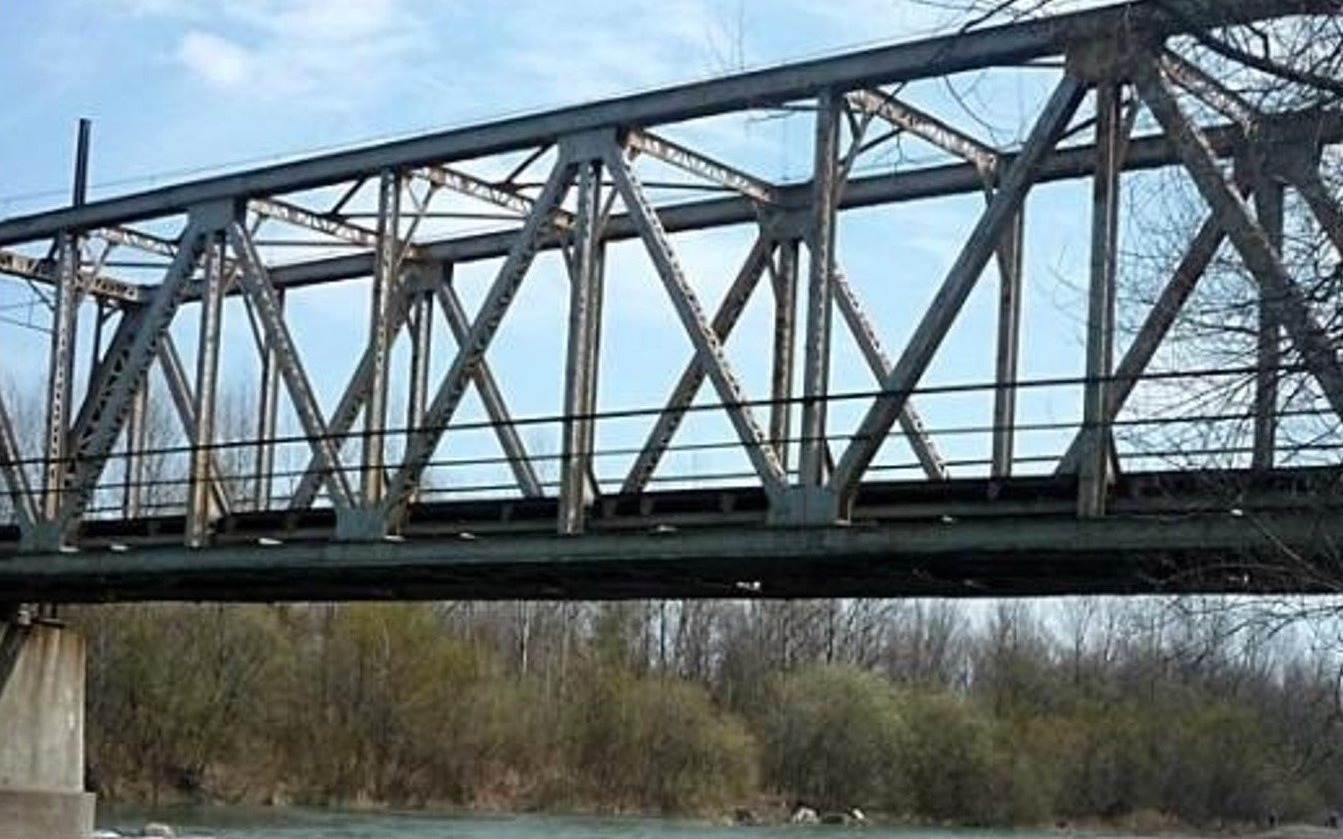 Strażak ochotnik uratował życie mężczyźnie, który chciał skoczyć z mostu do Soły