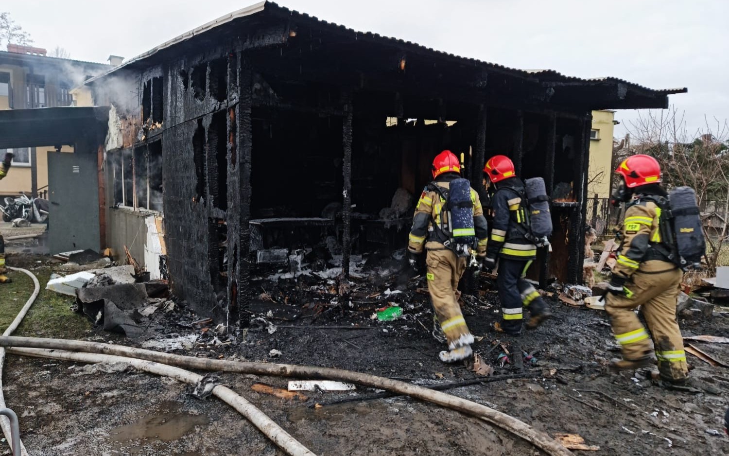 Pożar warsztatu w Kętach – FOTO, FILM!