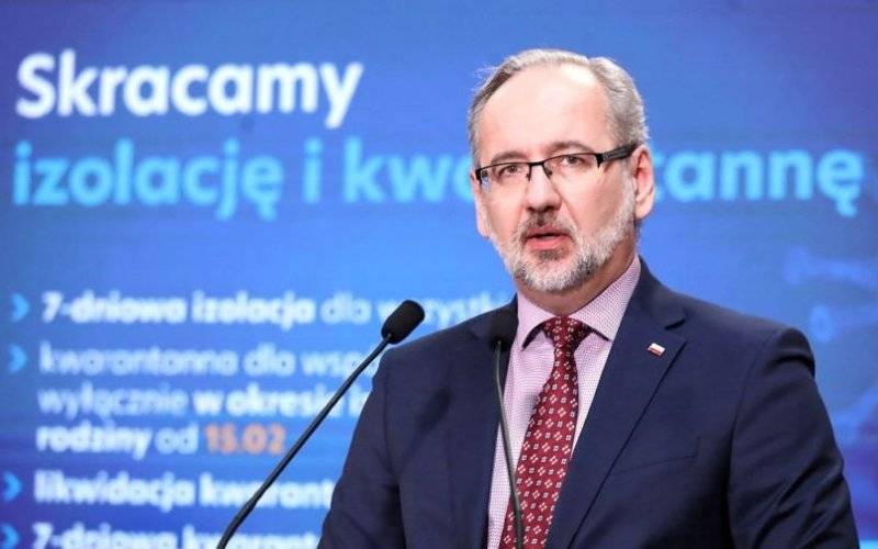 Zmiany w obostrzeniach. Krótsza kwarantanna, powrót do szkół, koniec izolacji ,,po kontakcie”
