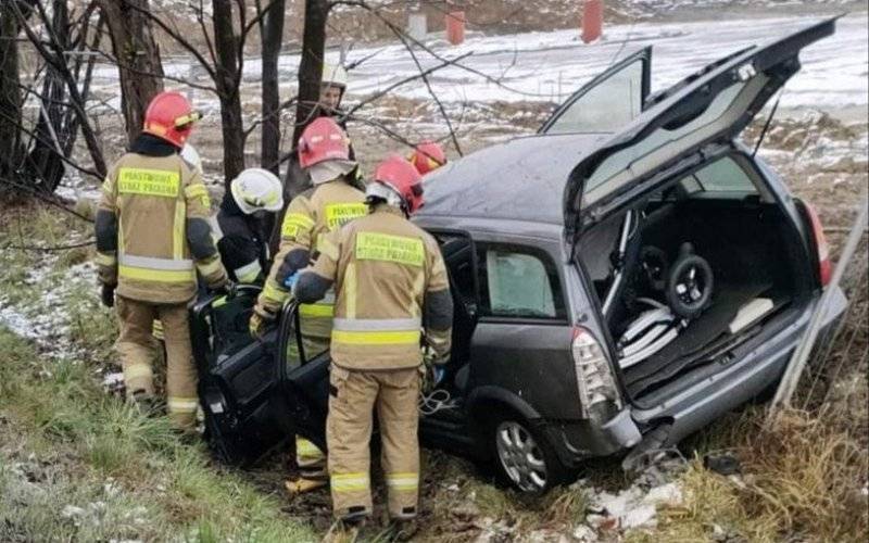 Poważny wypadek w Brzeszczach. Zablokowana droga wojewódzka – ZDJĘCIA!