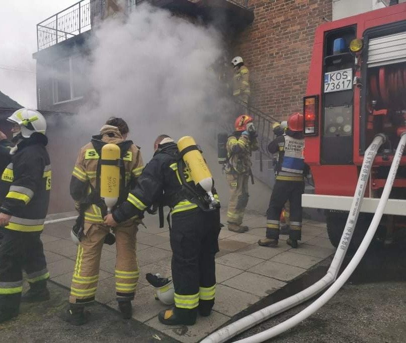 Pożar domu w Gorzowie. Trwaja działania służb – ZDJĘCIA!