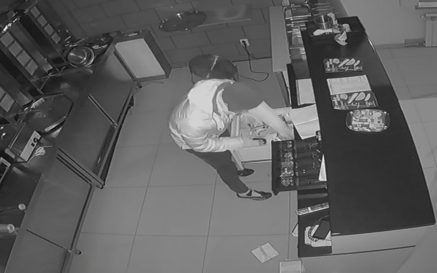 Podpalenie, włamania. Kto działa na niekorzyść budki z kebabem w Oświęcimiu? – FILMY!