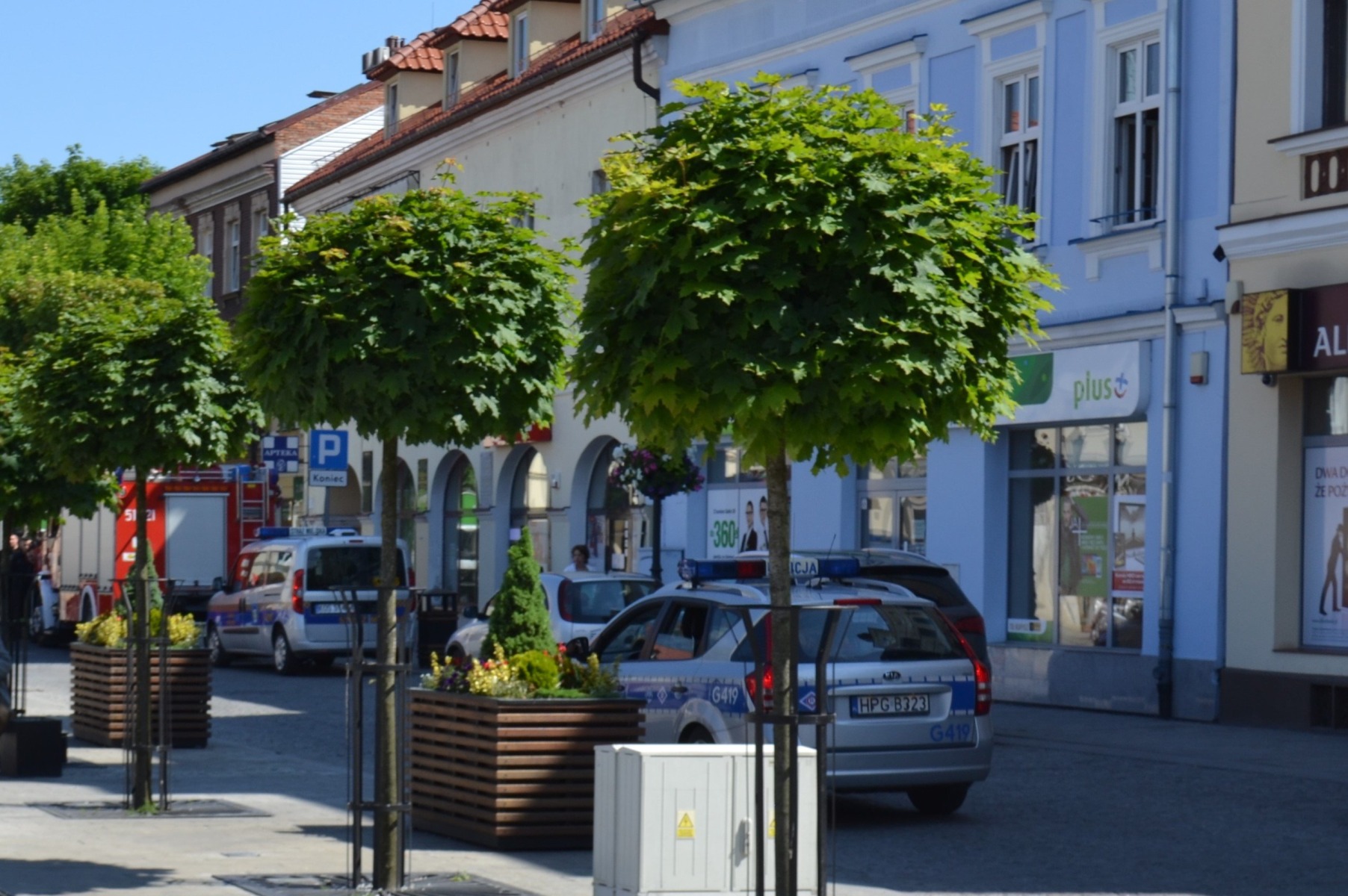 Nietypowa kolizja drogowa. Policjanci apelują do kierowców aby patrzyli w boczne lusterka nie tylko w czasie jazdy