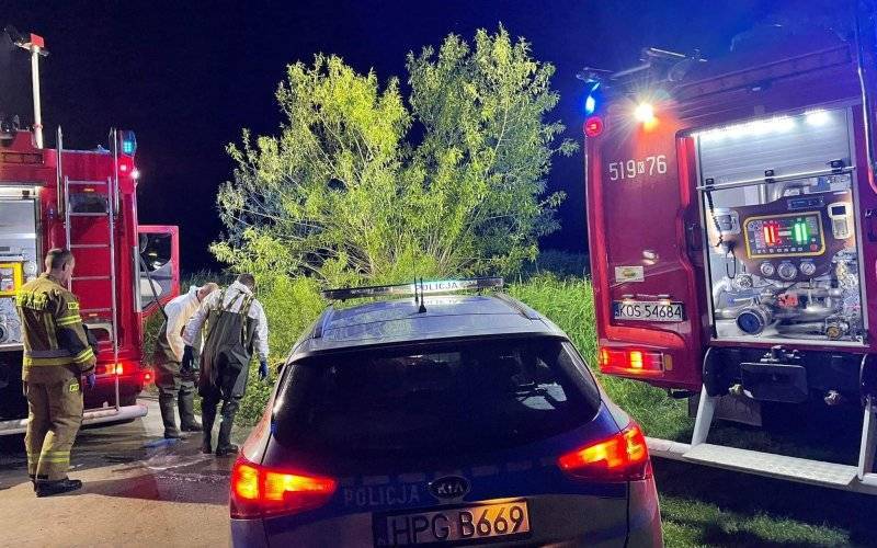 Ciało dryfujące na Wiśle okazało się truchłem psa