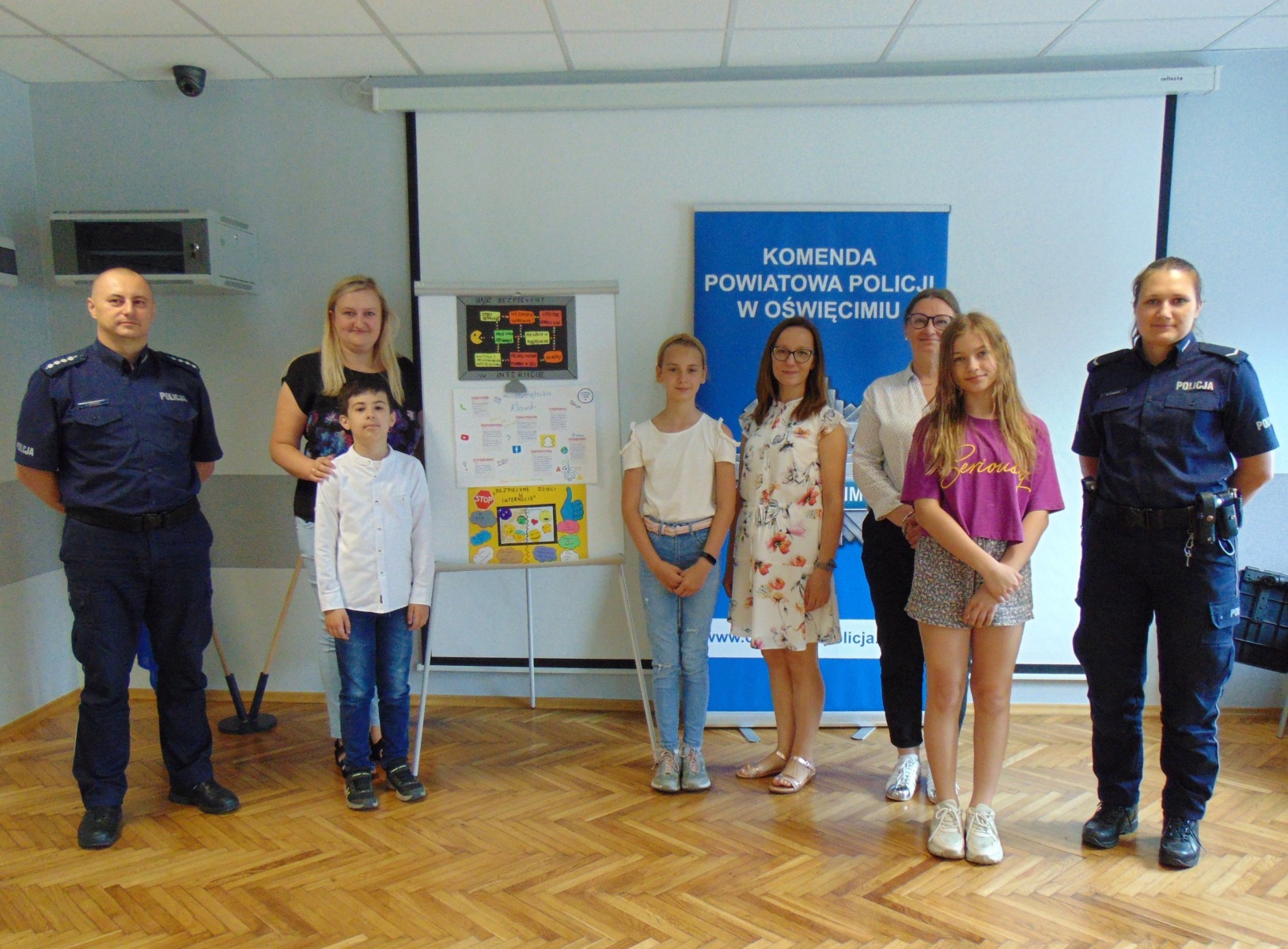 Powiatowy konkurs na najlepszy plakat profilaktyczny „Bezpieczne dzieci w Internecie”, rozstrzygnięty ! FOTO