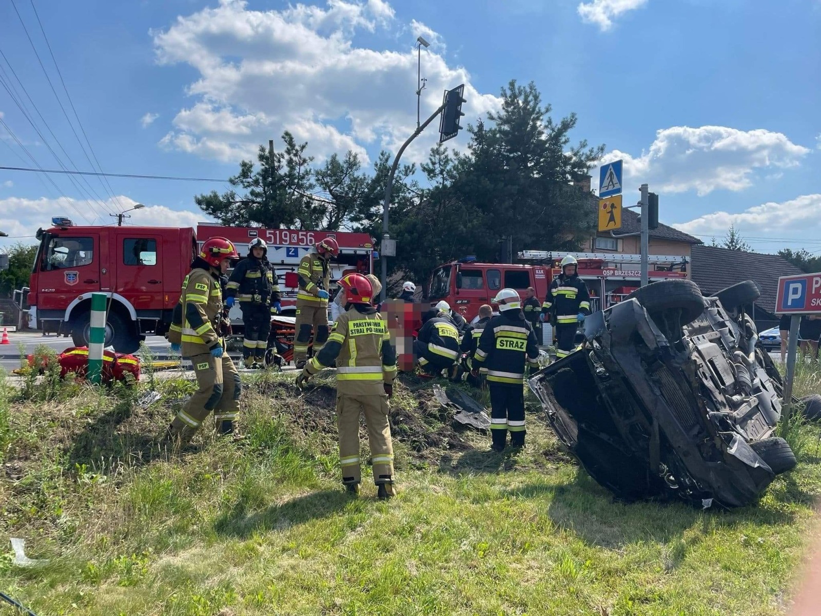 Poważny wypadek na DW949. Kilka osób rannych – ZDJĘCIA!