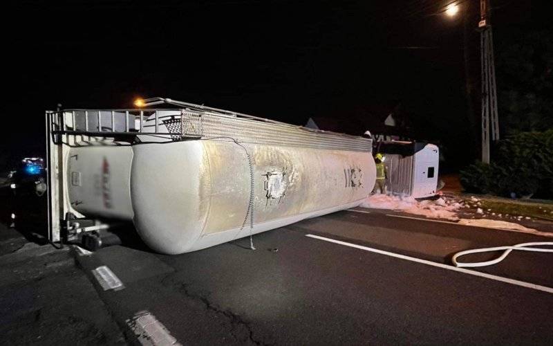Wypadek na DK52. Pięć osób poszkodowanych – ZDJĘCIA!