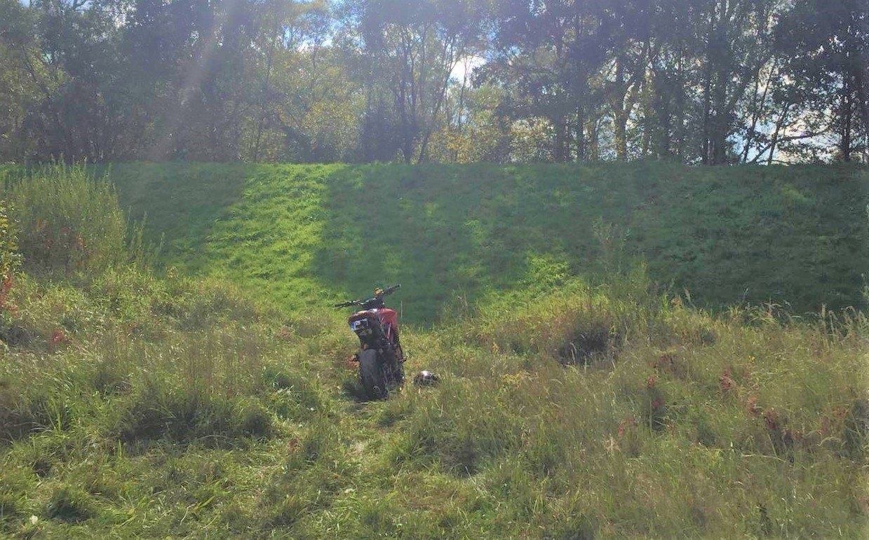 Pościg ulicami powiatu za mężczyzną,który potrącił policjanta
