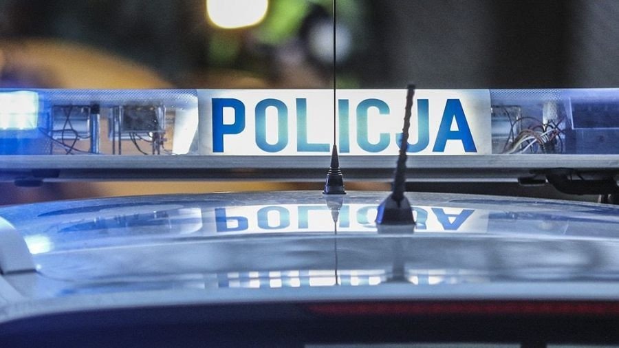 Policjanci zatrzymali sprawców kradzieży rozbójniczej i odzyskali skradziony przez nich plecak