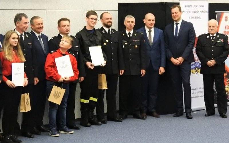Wręczenie promes na dofinansowanie Młodzieżowych Drużyn Pożarniczych OSP