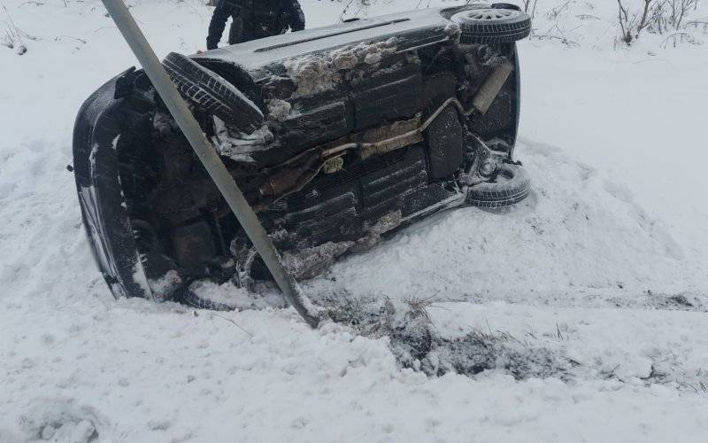 Pijani kierowcy, śnieg i letnie opony- efekt ?