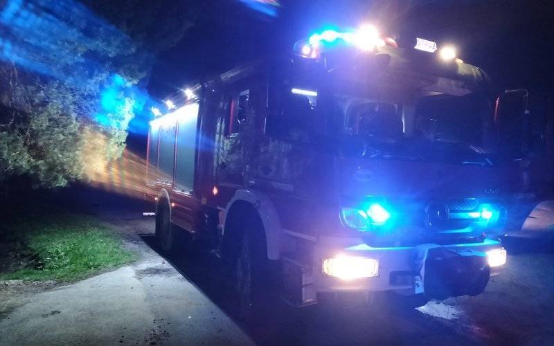 Nocna akcja strażaków i policjantów