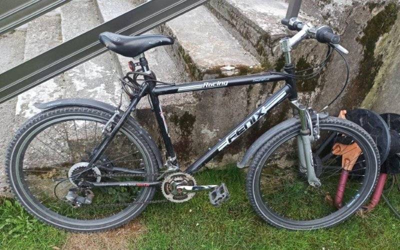 Policjanci poszukują właściciela roweru marki Fenix