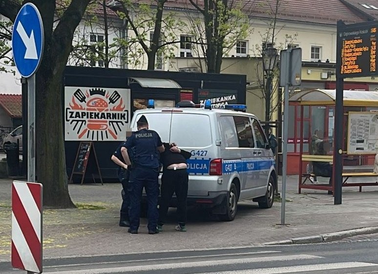 Pobicie kontrolera biletów w autobusie MZK. Trwają działania służb – FILM!