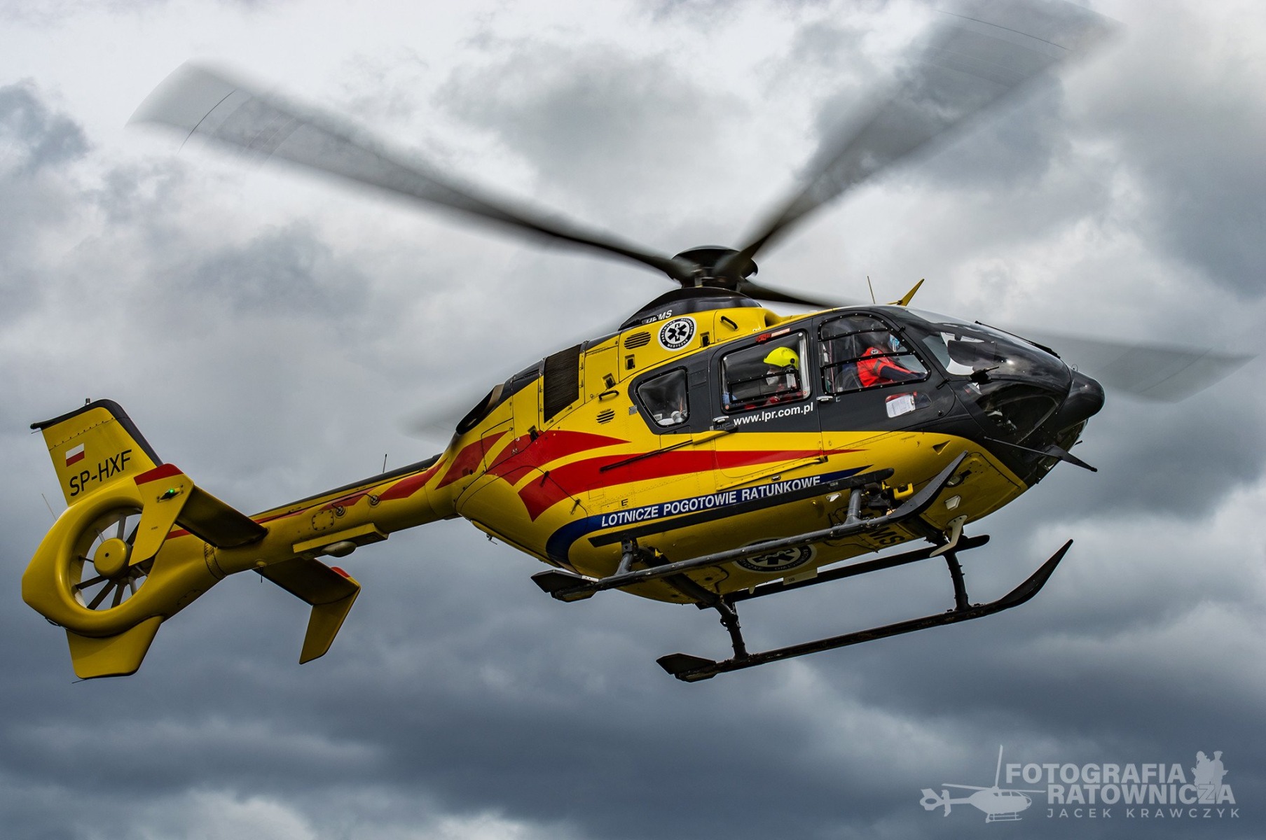 Mężczyzna spadł z rusztowania. Nieprzytomny został przetransportowany przez śmigłowiec LPR