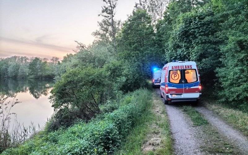 Kobieta wpadła do jeziora Kruki. Trwa akcja służb ratowniczych