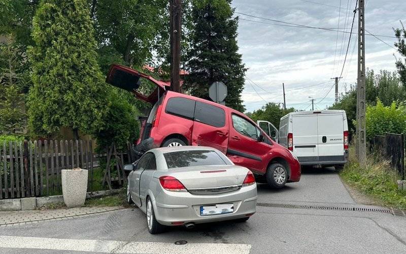 Niebezpiecznie wyglądająca kolizja, zakończona mandatem