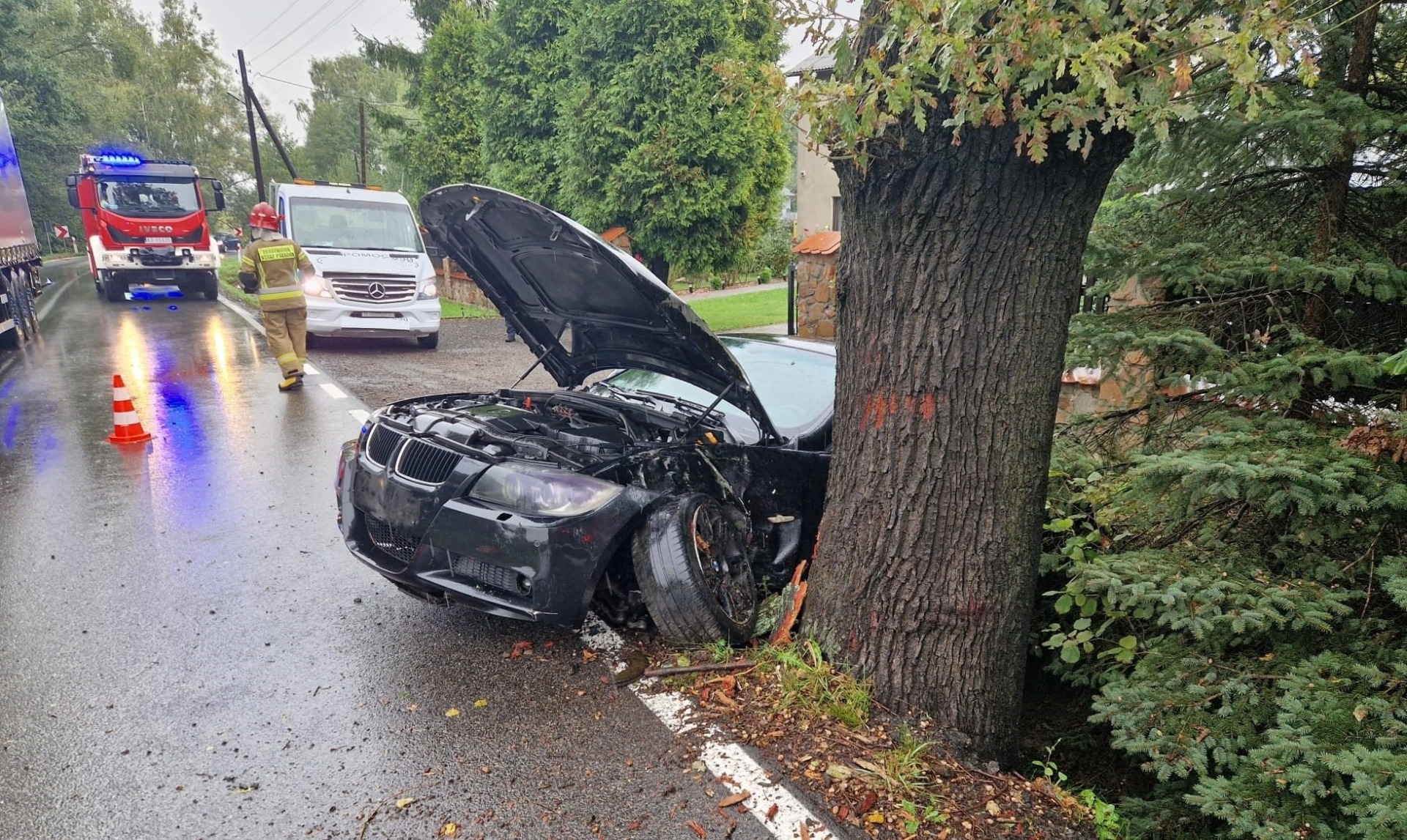 Niebezpieczny dzień na drogach powiatu. Zmień styl jazdy na jesienny – Zmniejsz prędkość, Zwiększ odstęp