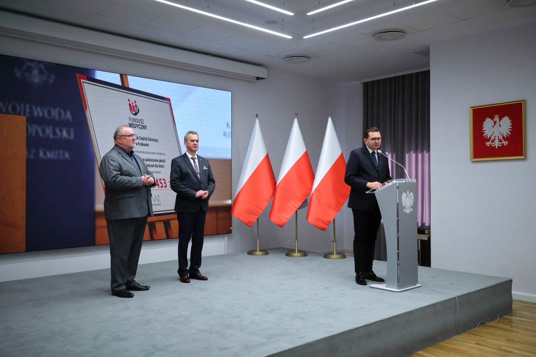 Kolejne karetki dla Małopolski. Jedna z nich trafi do ZOZ Oświęcim i będzie stacjonowała w Zatorze