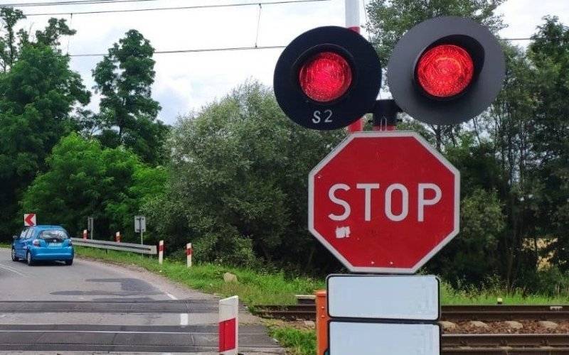 Nietrzeźwa Ukrainka stała z dzieckiem w rejonie przejazdu kolejowego