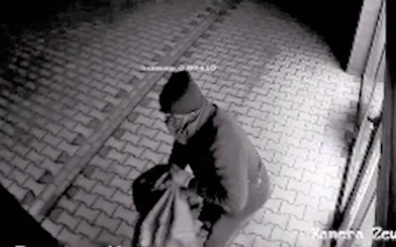 Poszukiwany sprawca kradzieży z włamaniem do sklepu. Rozpoznajesz go. Powiadom Policję – FILM !