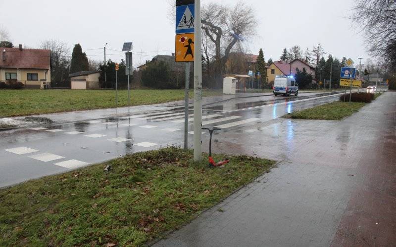 Niebezpieczny wypadek w Brzeszczach. 10-latek na hulajnodze został potrącony przez BMW