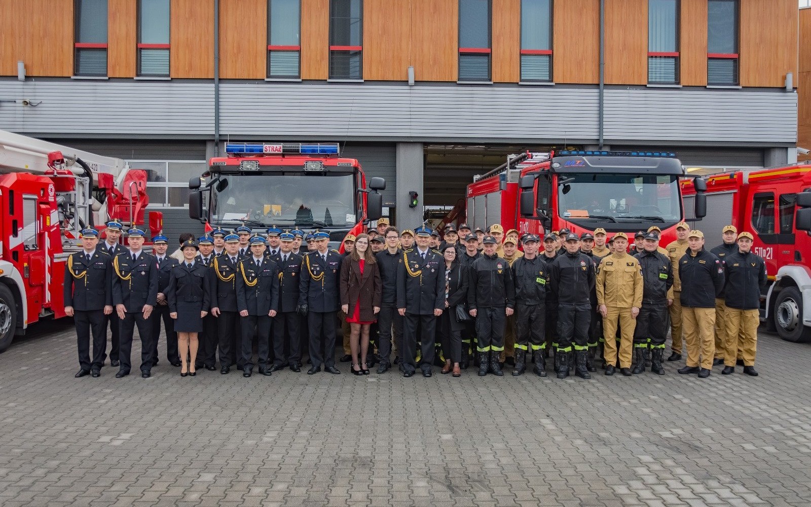Uroczysta zmiana służb oraz pożegnania st. asp. Marcina Płachty i asp. sztab. Arkadiusza Nowotarskiego z JRG Oświęcim