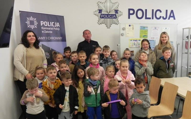 Przedszkolaki z Palczowic zapoznawały się z zasadami bezpieczeństwa i służbą policjanta