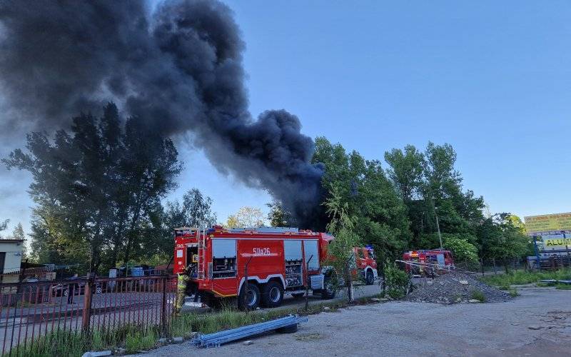 Pożar składowiska opon w Oświęcimiu – ZDJĘCIA, FILM!