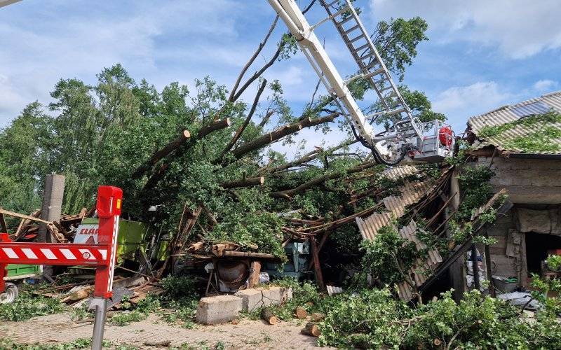 Nawałnica nad powiatem. Najbardziej ucierpiały Jawiszowice – FILM, ZDJĘCIA!
